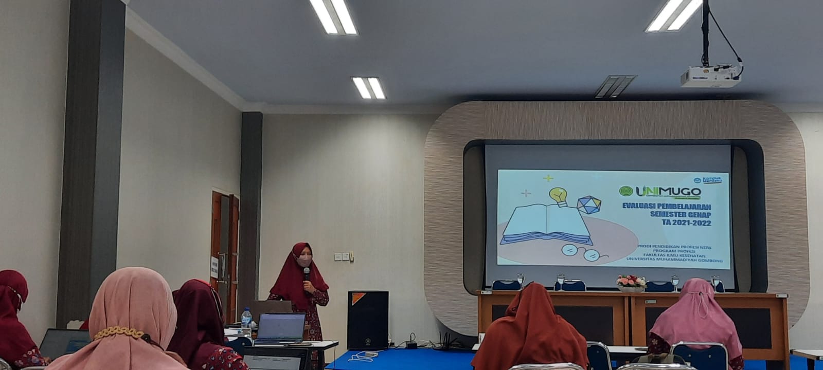 RAPAT EVALUASI SEMESTER GASAL PROGRAM STUDI PENDIDIKAN PROFESI NERS PROGRAM PROFESI TAHUN AKADEMIK 2021/2022