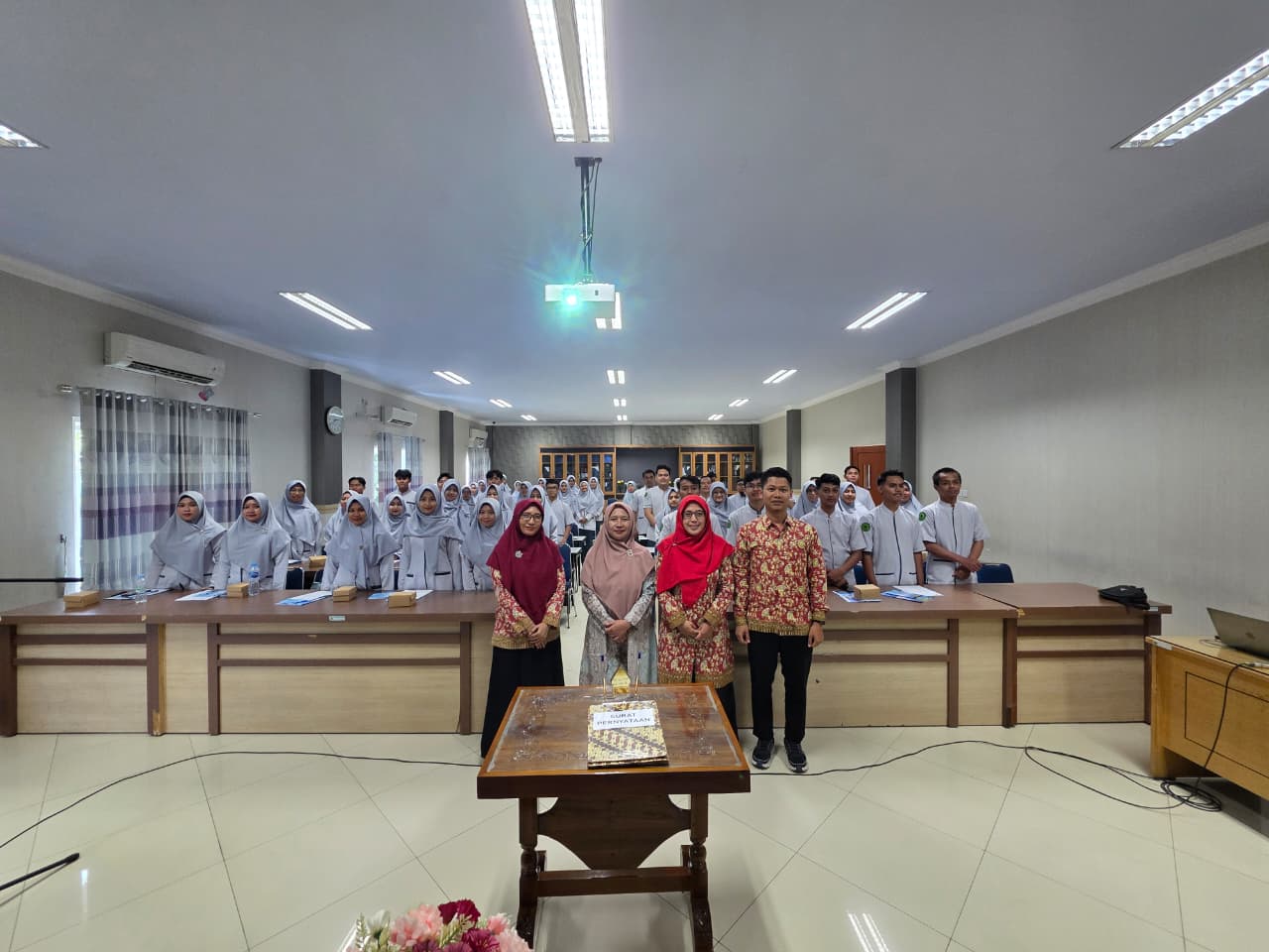 CAPING DAY PROGRAM STUDI PENDIDIKAN PROFESI NERS PROGRAM PROFESI TA 2025/2026